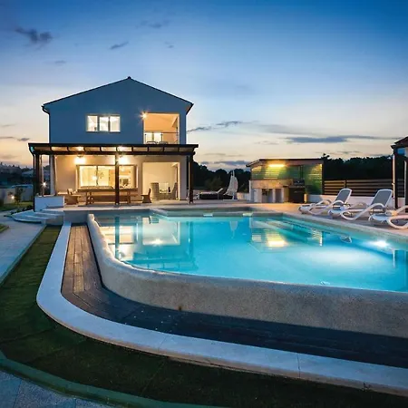 Holiday home Gorgeous In With Sauna *