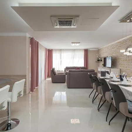 بيت للعطل Lovely In With Sauna *