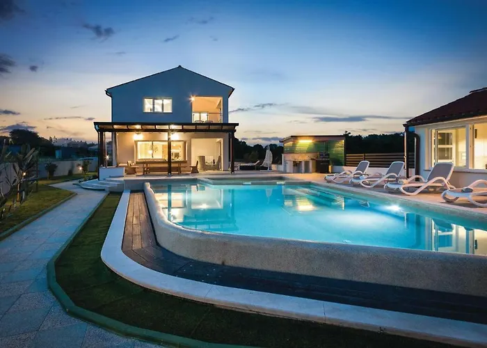 Vakantiehuis Gorgeous In With Sauna *