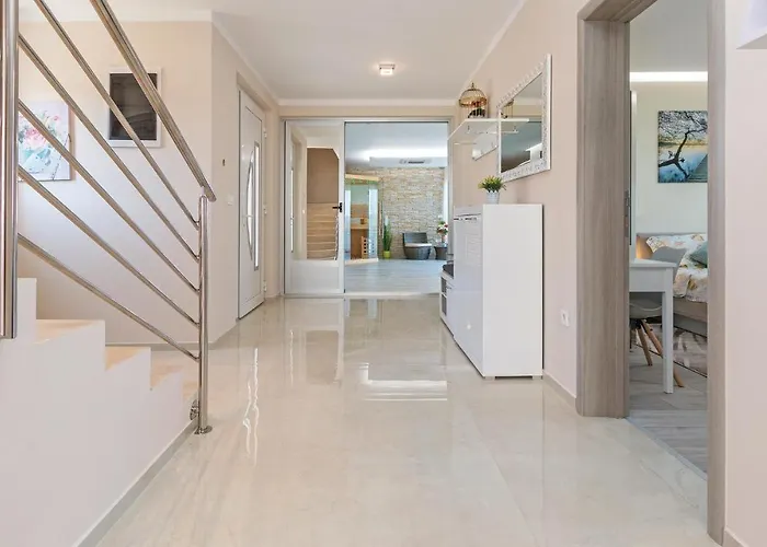 Vakantiehuis Gorgeous In With Sauna *