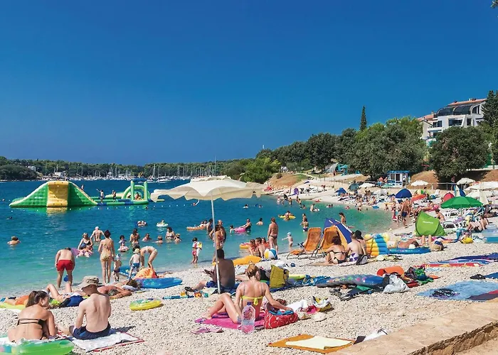 Vakantiehuis Gorgeous In With Sauna Marčana